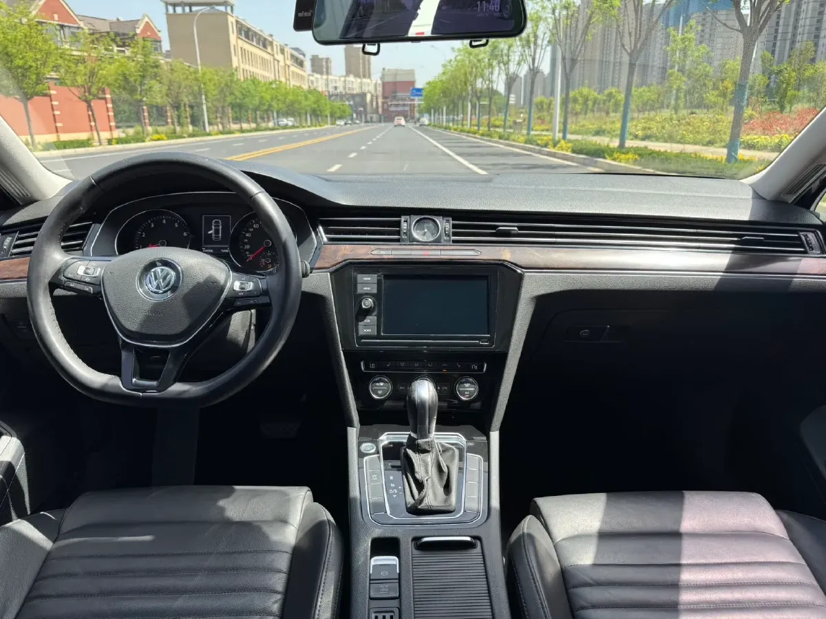 2019 Volkswagen Magotan 2.0T 186HP L4 7DCT,autocango,china used car exporter,china ev exporter,chinese used car exporter,chinese used ev exporter