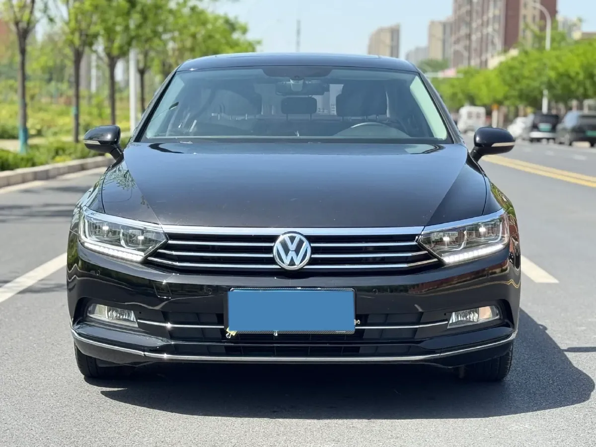 2019 Volkswagen Magotan 2.0T 186HP L4 7DCT,autocango,china used car exporter,china ev exporter,chinese used car exporter,chinese used ev exporter