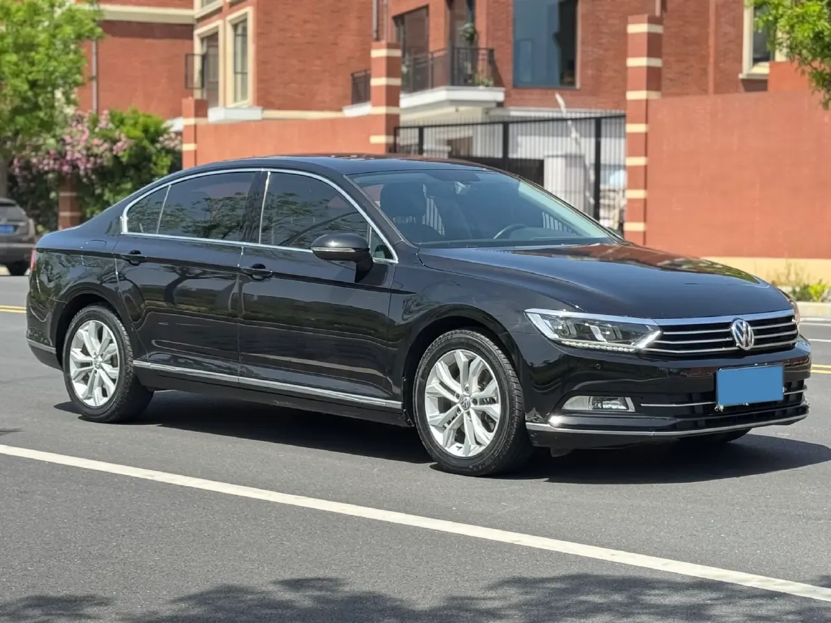 2019 Volkswagen Magotan 2.0T 186HP L4 7DCT,autocango,china used car exporter,china ev exporter,chinese used car exporter,chinese used ev exporter