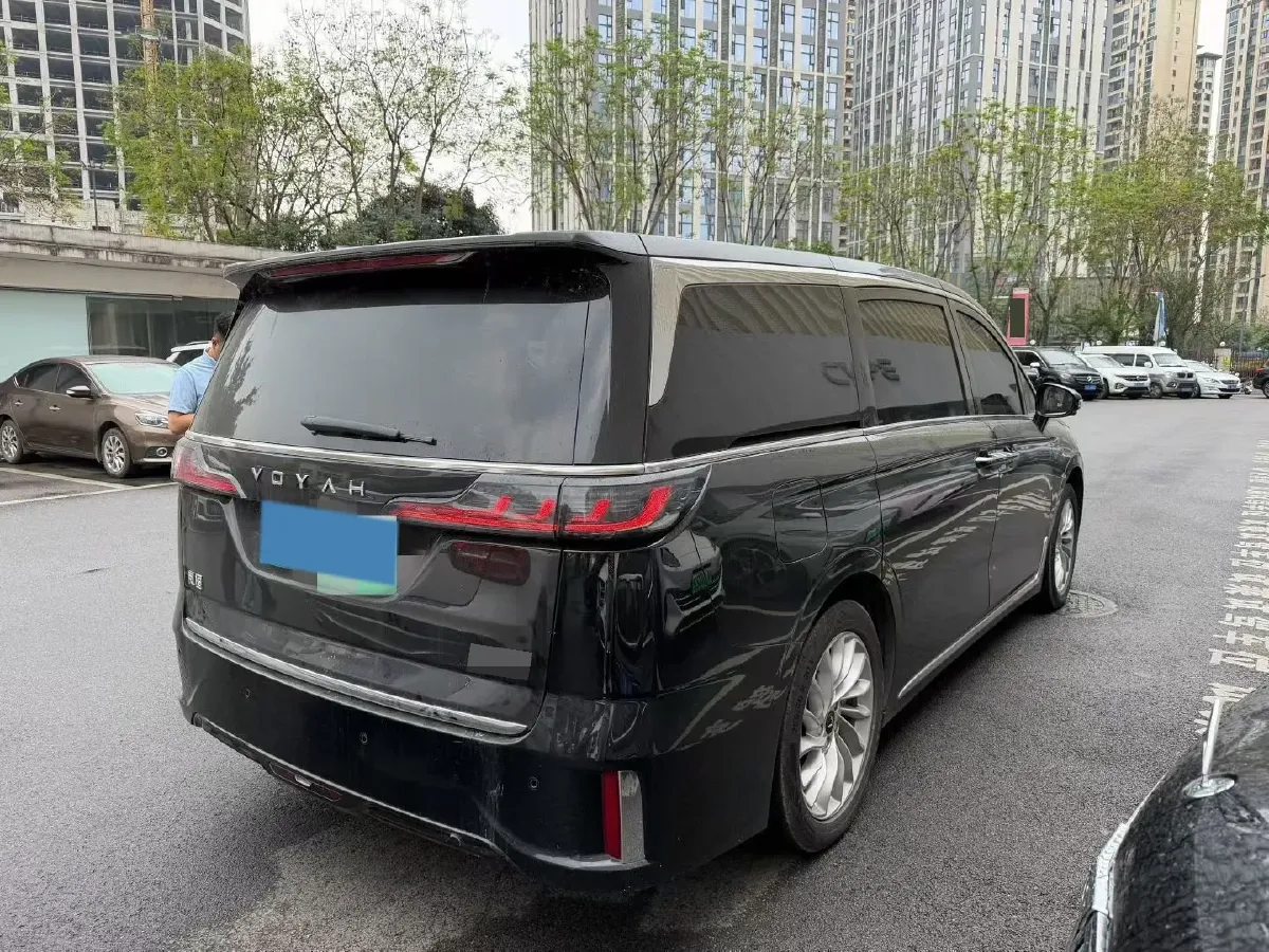 2022 Voyah Dream 1.5T 136HP L4 PHEV 25.57KWH,autocango,china used car exporter,china ev exporter,chinese used car exporter,chinese used ev exporter