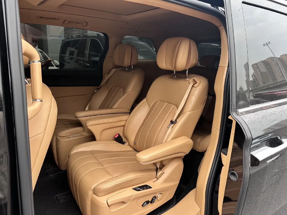 2022 Voyah Dream 1.5T 136HP L4 PHEV 25.57KWH,autocango,china used car exporter,china ev exporter,chinese used car exporter,chinese used ev exporter