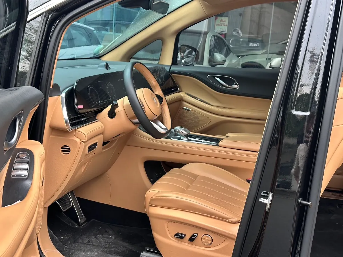 2022 Voyah Dream 1.5T 136HP L4 PHEV 25.57KWH,autocango,china used car exporter,china ev exporter,chinese used car exporter,chinese used ev exporter