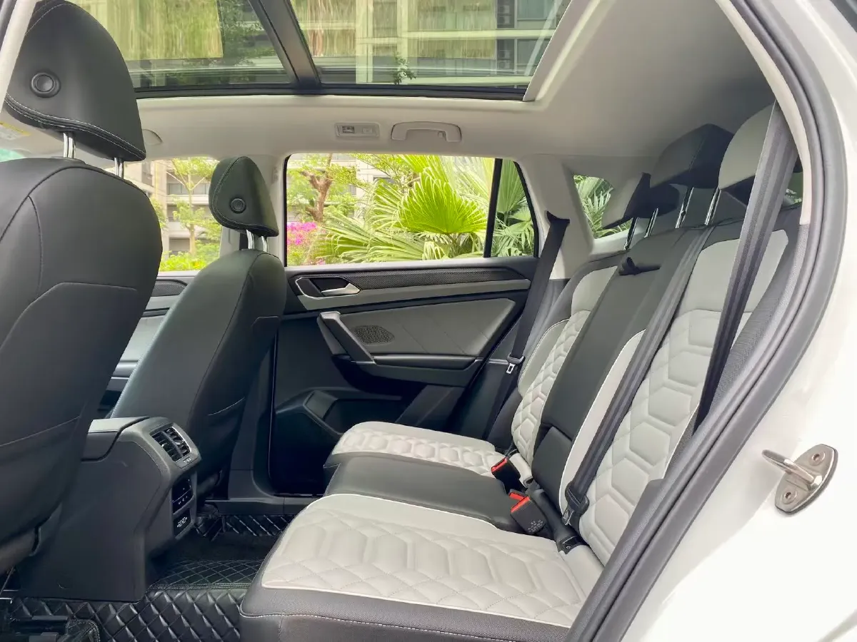 2024 Volkswagen Tayron 2.0T 186HP L4 7DCT,autocango,china used car exporter,china ev exporter,chinese used car exporter,chinese used ev exporter