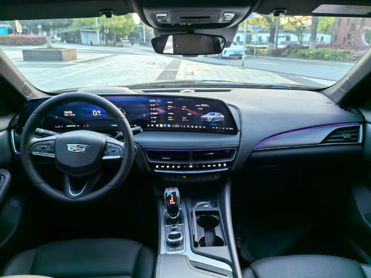 2024 Cadillac CT5 2.0T 237HP L4 10AT,autocango,china used car exporter,china ev exporter,chinese used car exporter,chinese used ev exporter