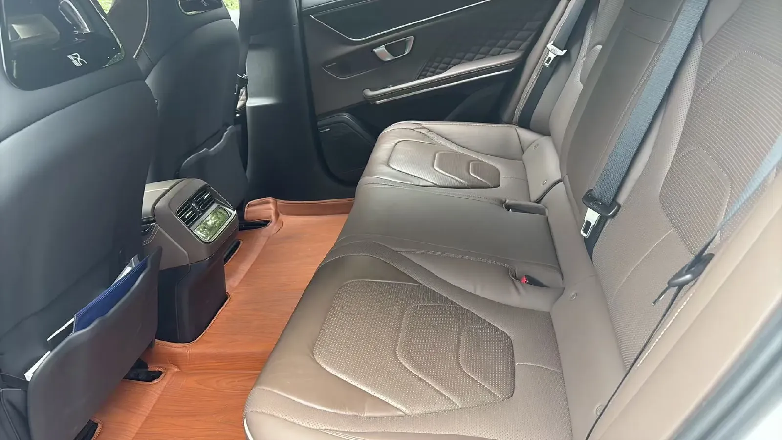 2022 Volkswagen Tiguan L 2.0T 186HP L4 7DCT,autocango,china used car exporter,china ev exporter,chinese used car exporter,chinese used ev exporter