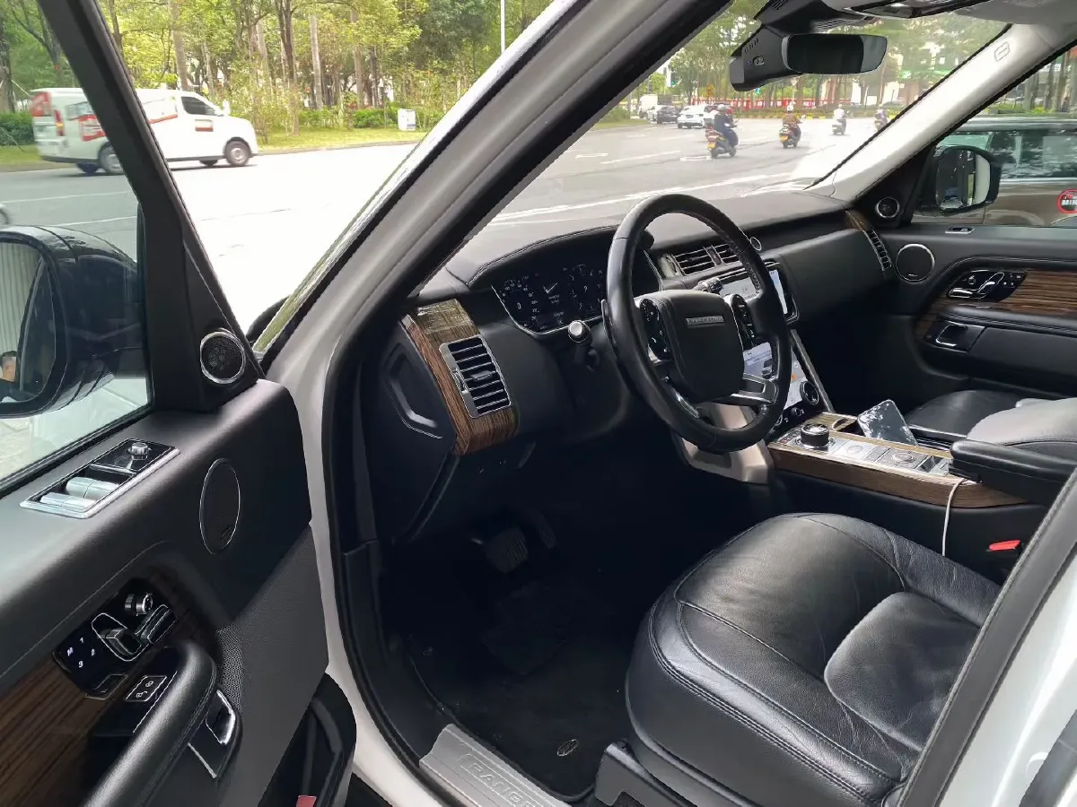 2018 Land Rover Range Rover Evoque 2.0T 241HP L4 9AT,autocango,china used car exporter,china ev exporter,chinese used car exporter,chinese used ev exporter