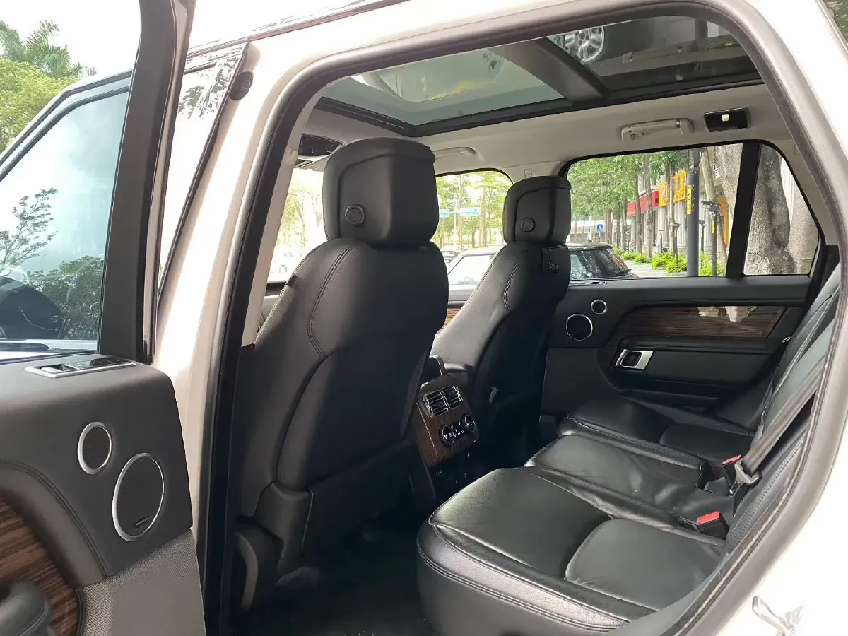 2018 Land Rover Range Rover Evoque 2.0T 241HP L4 9AT,autocango,china used car exporter,china ev exporter,chinese used car exporter,chinese used ev exporter