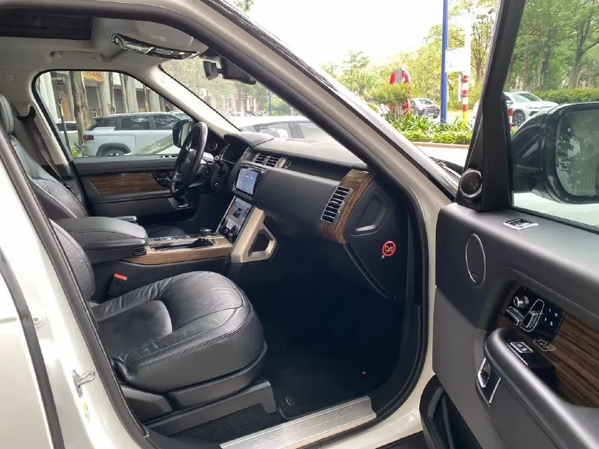 2018 Land Rover Range Rover Evoque 2.0T 241HP L4 9AT,autocango,china used car exporter,china ev exporter,chinese used car exporter,chinese used ev exporter