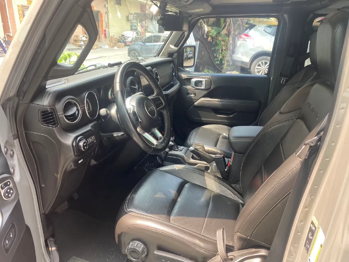 2022 Jeep Gladiator 3.6L 284HP V6 8AT,autocango,china used car exporter,china ev exporter,chinese used car exporter,chinese used ev exporter