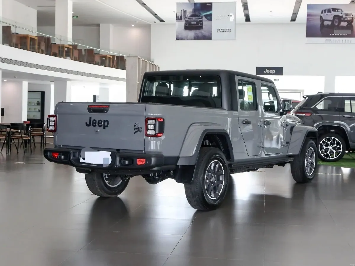 2022 Jeep Gladiator 3.6L 284HP V6 8AT,autocango,china used car exporter,china ev exporter,chinese used car exporter,chinese used ev exporter