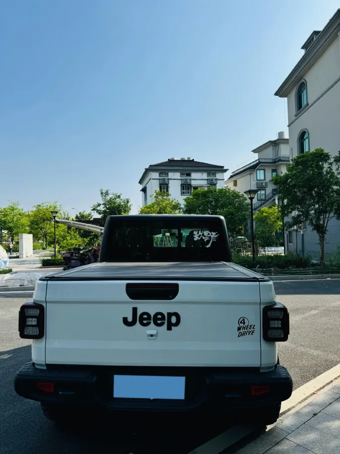 2022 Jeep Gladiator 3.6L 284HP V6 8AT,autocango,china used car exporter,china ev exporter,chinese used car exporter,chinese used ev exporter