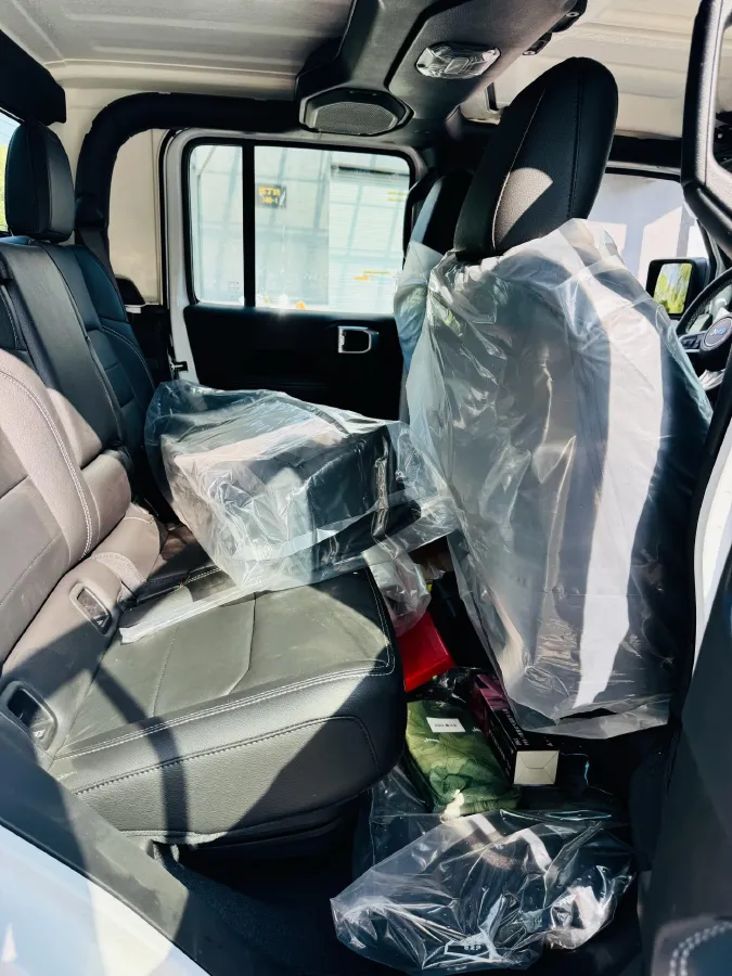 2022 Jeep Gladiator 3.6L 284HP V6 8AT,autocango,china used car exporter,china ev exporter,chinese used car exporter,chinese used ev exporter