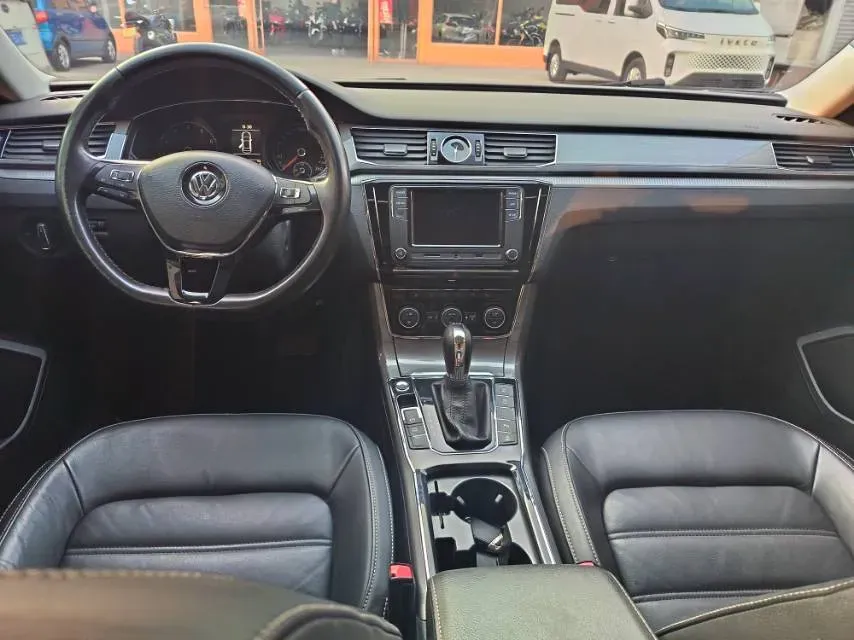 2017 Volkswagen Passat 1.8T 180HP L4 7DCT,autocango,china used car exporter,china ev exporter,chinese used car exporter,chinese used ev exporter