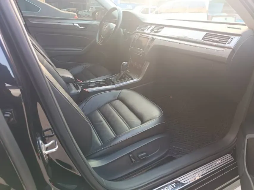 2017 Volkswagen Passat 1.8T 180HP L4 7DCT,autocango,china used car exporter,china ev exporter,chinese used car exporter,chinese used ev exporter