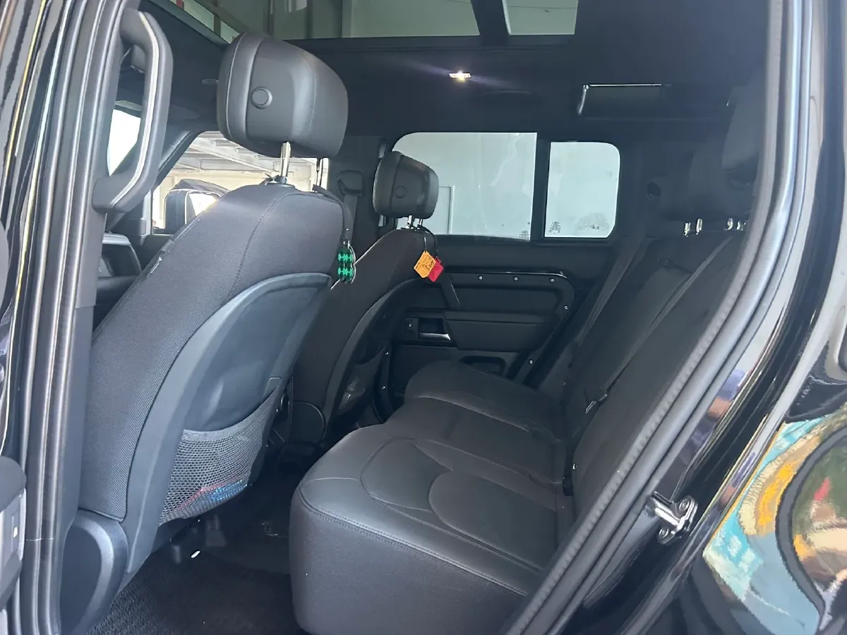 2022 Land Rover Defender 5.0T 525HP V8 8AT,autocango,china used car exporter,china ev exporter,chinese used car exporter,chinese used ev exporter