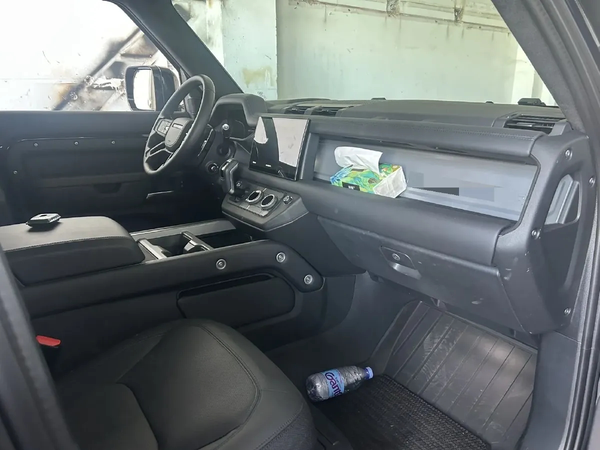 2022 Land Rover Defender 5.0T 525HP V8 8AT,autocango,china used car exporter,china ev exporter,chinese used car exporter,chinese used ev exporter