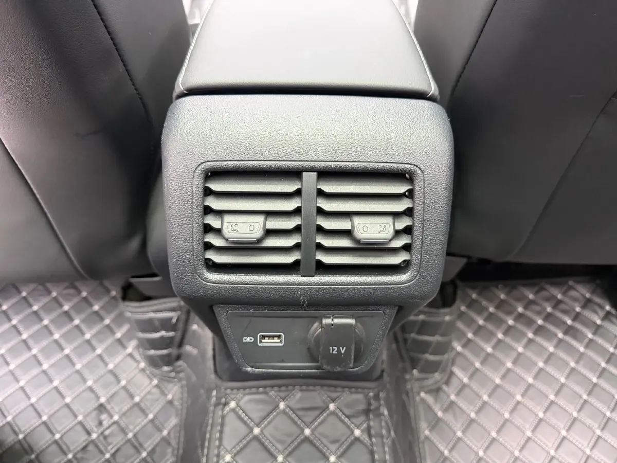 2021 Jetta VS7 1.4T 150HP L4 6AT,autocango,china used car exporter,china ev exporter,chinese used car exporter,chinese used ev exporter