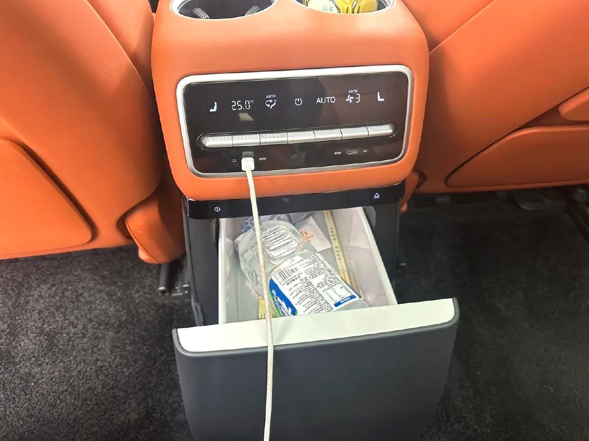 2022 Li L9 Range Extended 154HP REEV 42.6KWH,autocango,china used car exporter,china ev exporter,chinese used car exporter,chinese used ev exporter