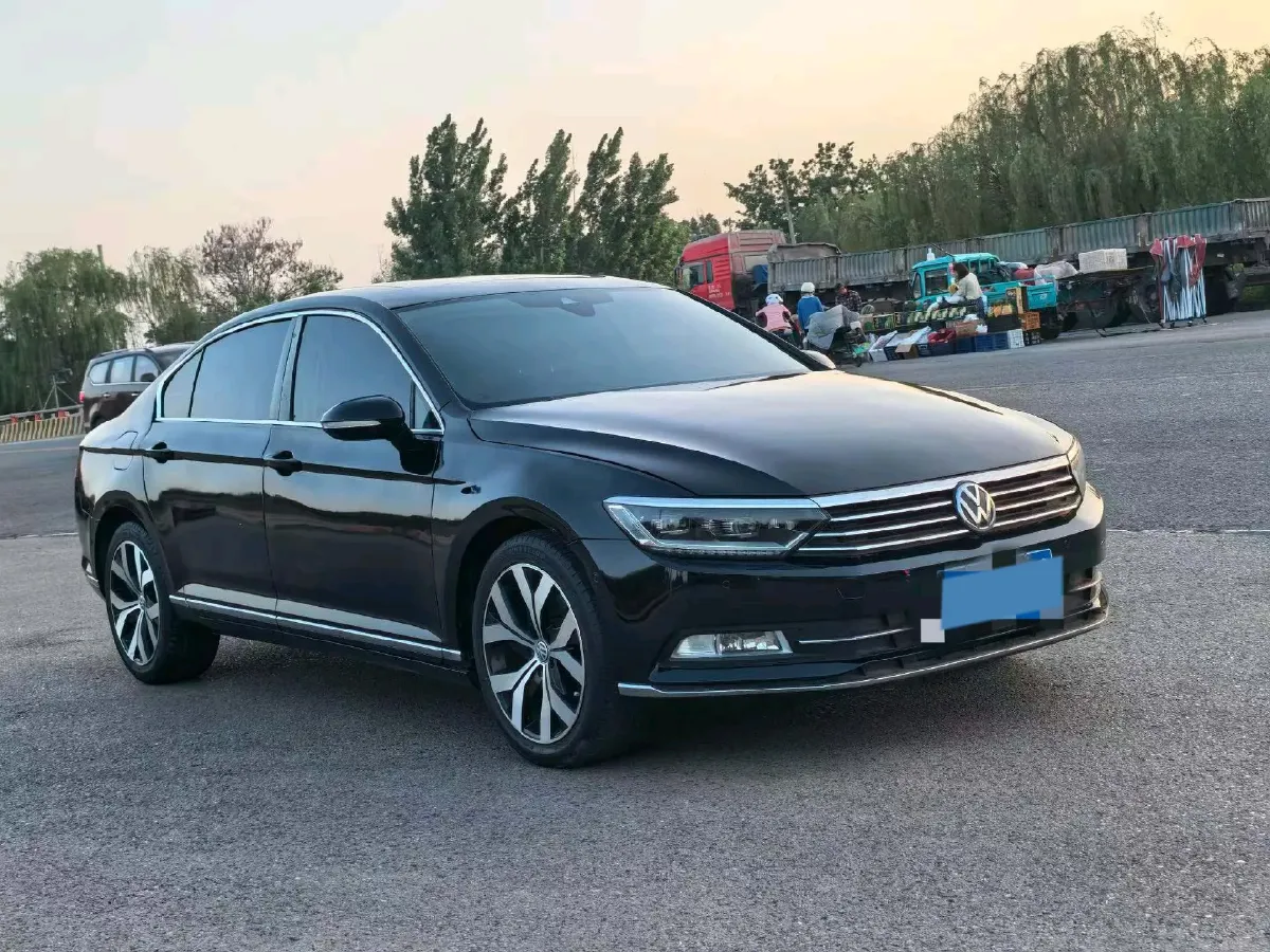 2019 Volkswagen Magotan 2.0T 186HP L4 7DCT,autocango,china used car exporter,china ev exporter,chinese used car exporter,chinese used ev exporter