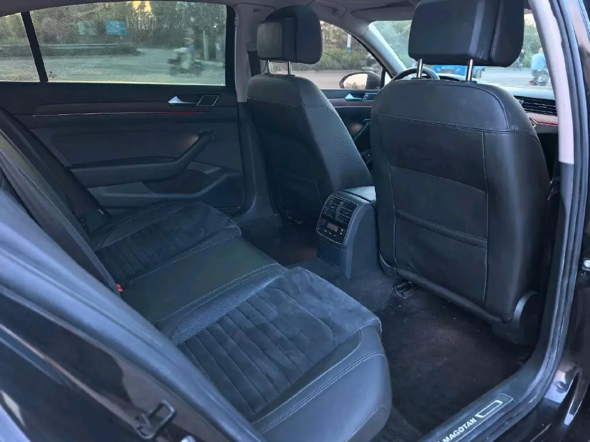2019 Volkswagen Magotan 2.0T 186HP L4 7DCT,autocango,china used car exporter,china ev exporter,chinese used car exporter,chinese used ev exporter