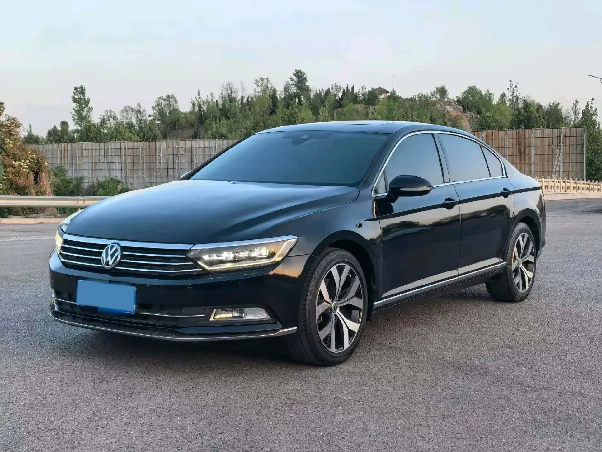 2019 Volkswagen Magotan 2.0T 186HP L4 7DCT,autocango,china used car exporter,china ev exporter,chinese used car exporter,chinese used ev exporter