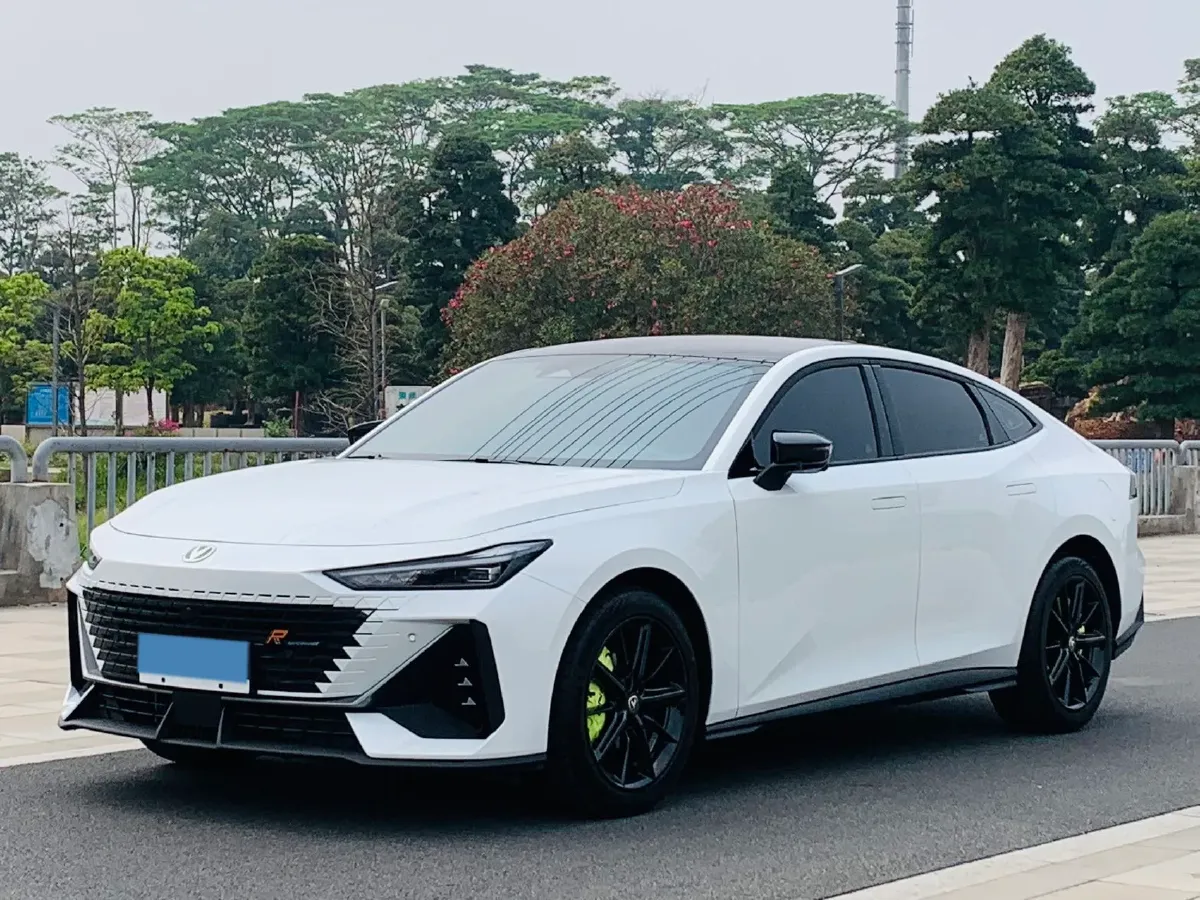 2023 ChangAn UNI-V 1.5T 188HP L4 7DCT,autocango,china used car exporter,china ev exporter,chinese used car exporter,chinese used ev exporter