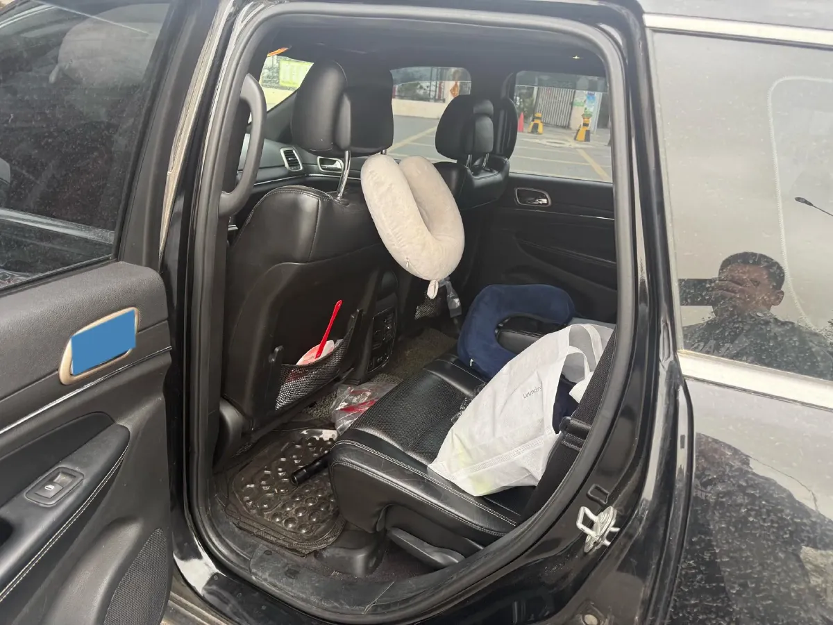 2016 Jeep Grand Cherokee 3.0L 234HP V6 8AT,autocango,china used car exporter,china ev exporter,chinese used car exporter,chinese used ev exporter