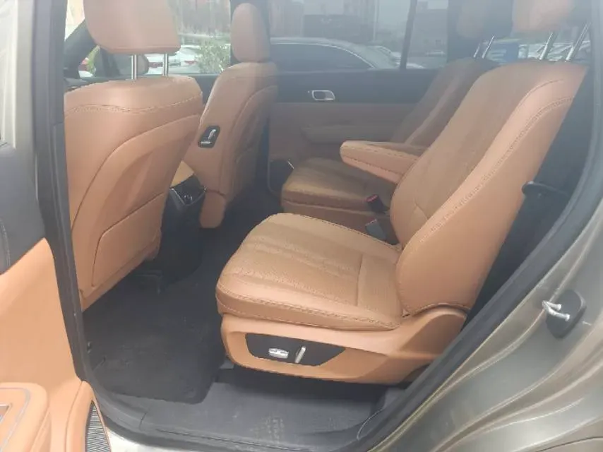 2020 Li ONE Range Extended 131HP REEV 40.5KWH,autocango,china used car exporter,china ev exporter,chinese used car exporter,chinese used ev exporter