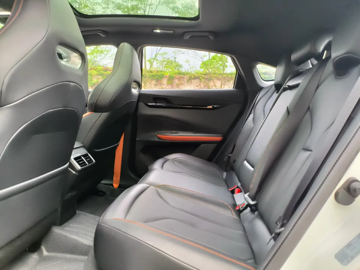 2023 ChangAn UNI-V 1.5T 188HP L4 7DCT,autocango,china used car exporter,china ev exporter,chinese used car exporter,chinese used ev exporter