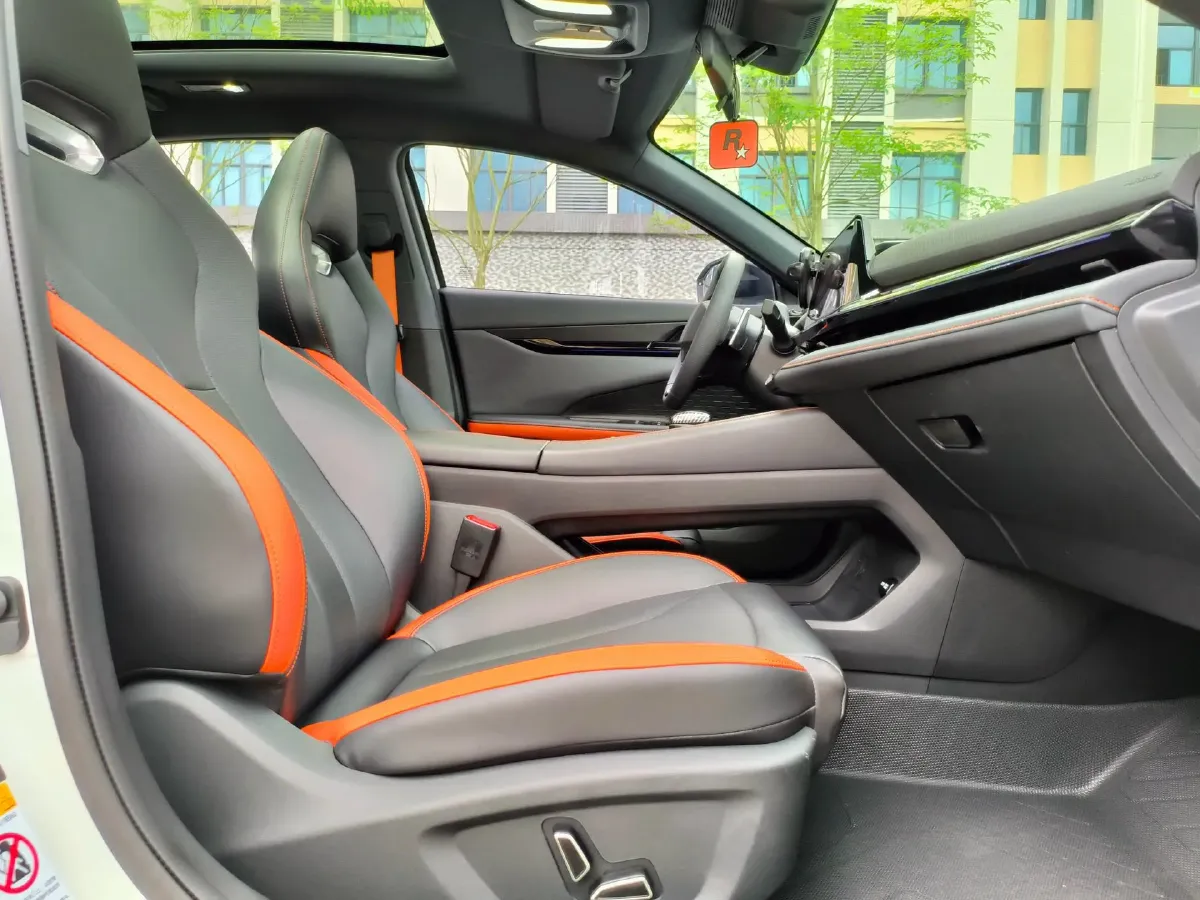 2023 ChangAn UNI-V 1.5T 188HP L4 7DCT,autocango,china used car exporter,china ev exporter,chinese used car exporter,chinese used ev exporter