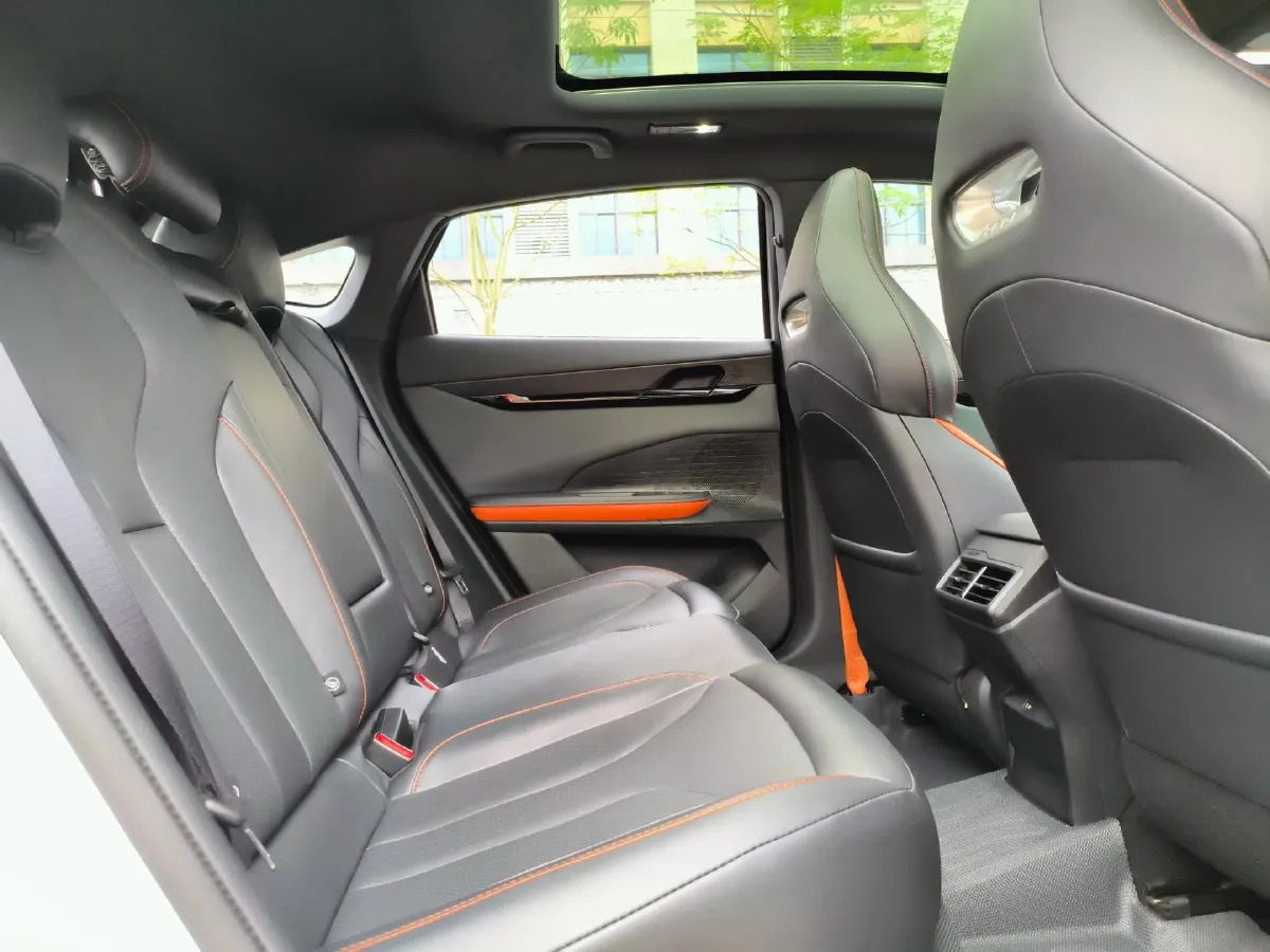 2023 ChangAn UNI-V 1.5T 188HP L4 7DCT,autocango,china used car exporter,china ev exporter,chinese used car exporter,chinese used ev exporter