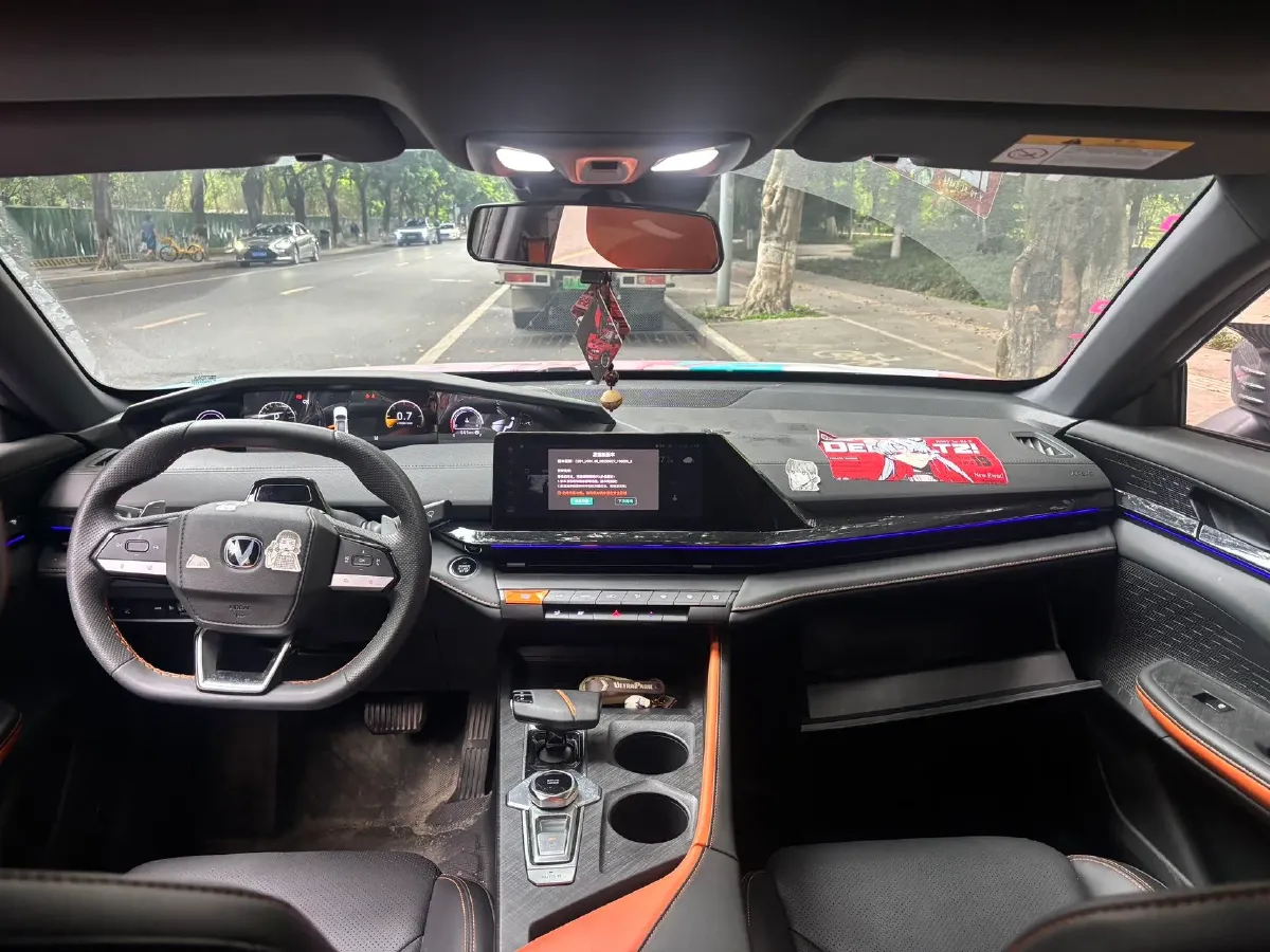 2022 ChangAn UNI-V 1.5T 188HP L4 7DCT,autocango,china used car exporter,china ev exporter,chinese used car exporter,chinese used ev exporter