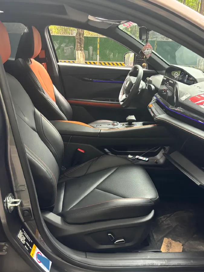 2022 ChangAn UNI-V 1.5T 188HP L4 7DCT,autocango,china used car exporter,china ev exporter,chinese used car exporter,chinese used ev exporter