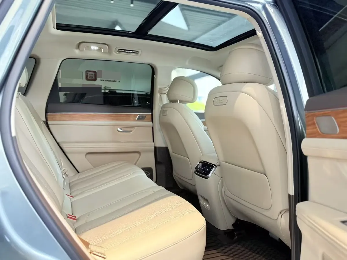 2024 AITO AITO M7 1.5T 152HP L4 REEV 40KWH,autocango,china used car exporter,china ev exporter,chinese used car exporter,chinese used ev exporter