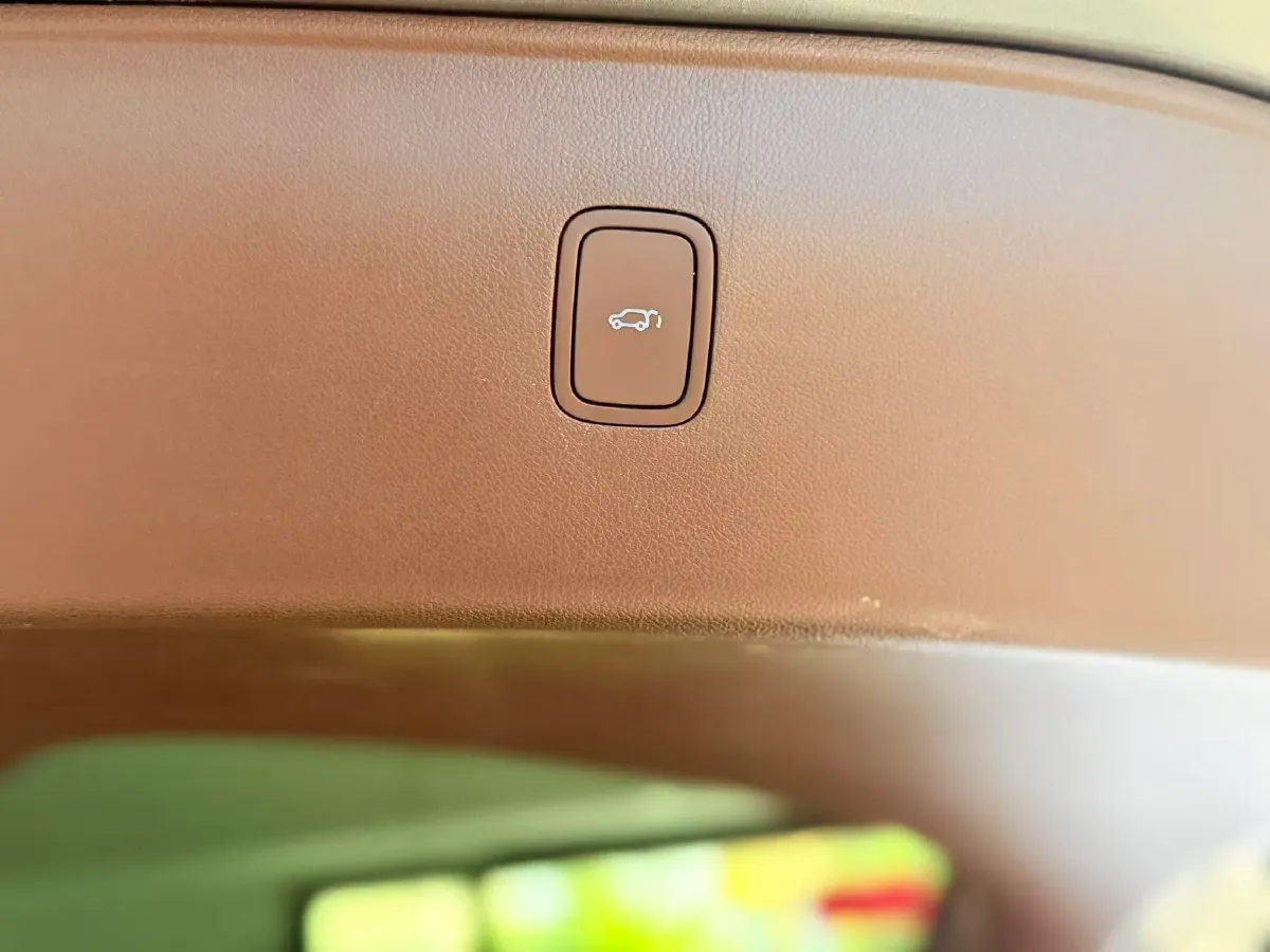 2024 AITO AITO M7 1.5T 152HP L4 REEV 40KWH,autocango,china used car exporter,china ev exporter,chinese used car exporter,chinese used ev exporter