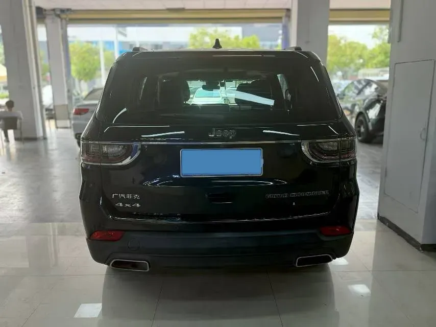 2018 Jeep Grand Commander 2.0T 265HP L4 9AT,autocango,china used car exporter,china ev exporter,chinese used car exporter,chinese used ev exporter