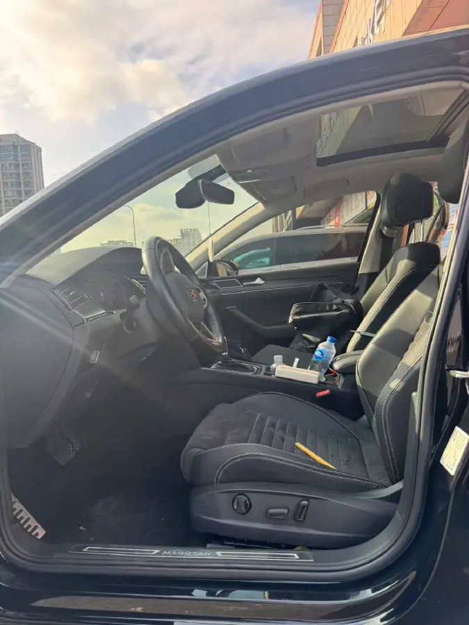 2020 Volkswagen Magotan 2.0T 186HP L4 7DCT,autocango,china used car exporter,china ev exporter,chinese used car exporter,chinese used ev exporter