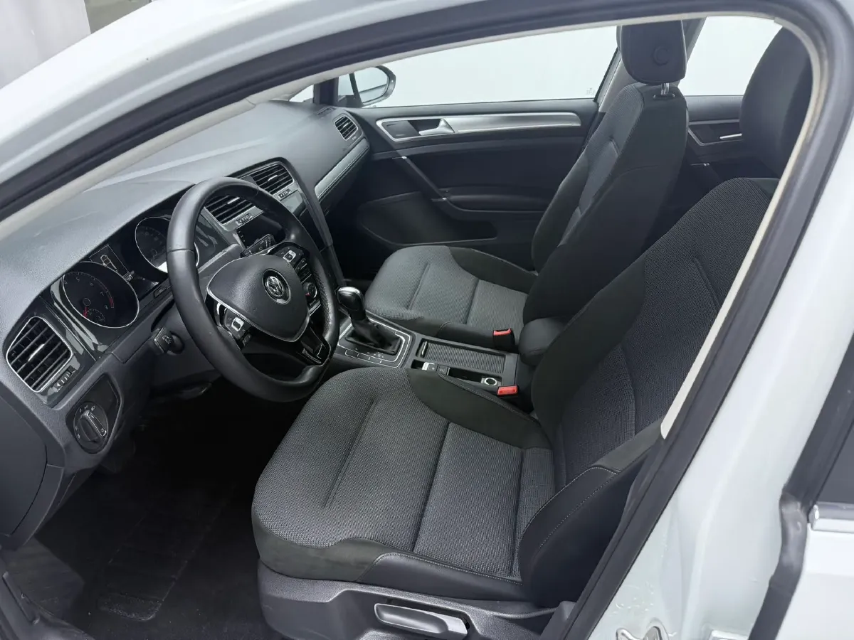 2018 Volkswagen Golf 1.6L 110HP L4 6AT,autocango,china used car exporter,china ev exporter,chinese used car exporter,chinese used ev exporter