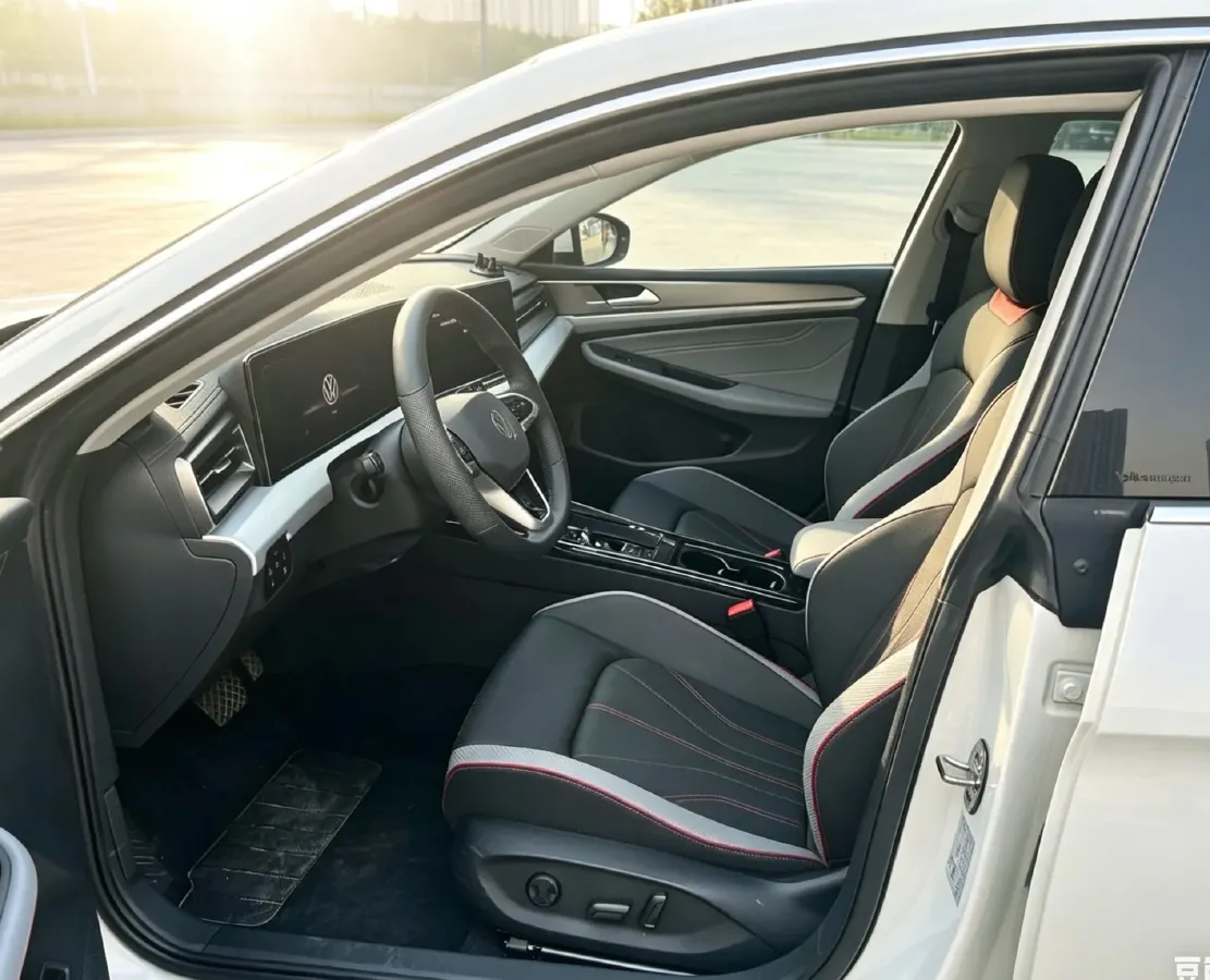 2024 Volkswagen Lamando 1.2T 116HP L4 7DCT,autocango,china used car exporter,china ev exporter,chinese used car exporter,chinese used ev exporter