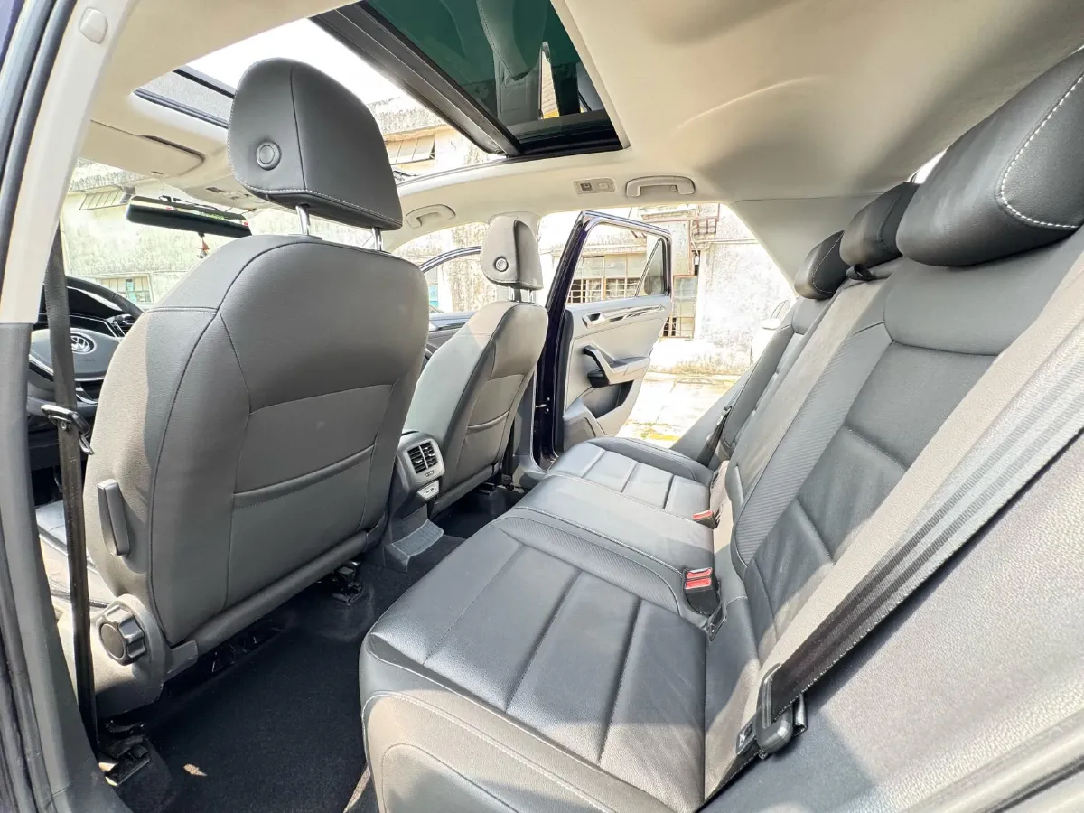 2022 Volkswagen T-Roc 1.4T 150HP L4 7DCT,autocango,china used car exporter,china ev exporter,chinese used car exporter,chinese used ev exporter