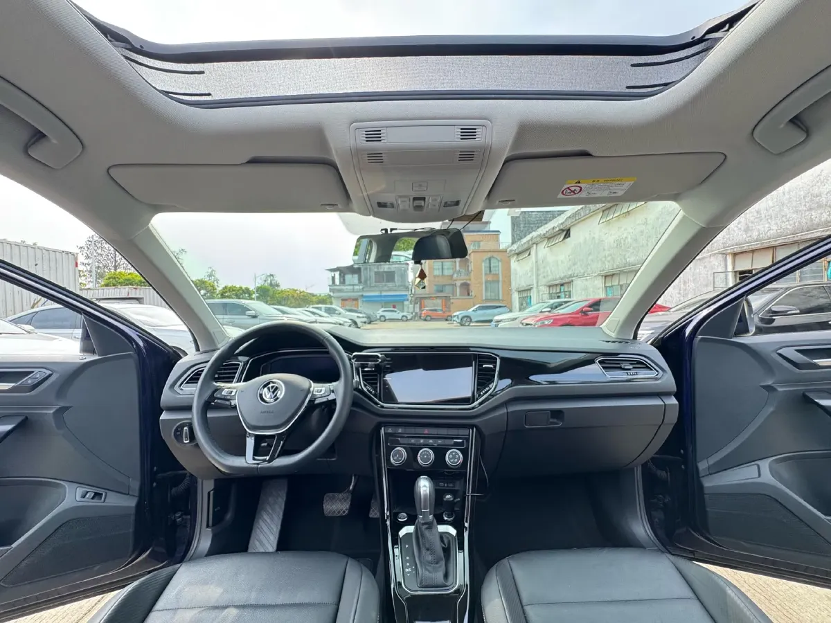 2022 Volkswagen T-Roc 1.4T 150HP L4 7DCT,autocango,china used car exporter,china ev exporter,chinese used car exporter,chinese used ev exporter