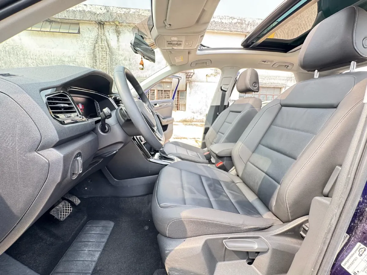 2022 Volkswagen T-Roc 1.4T 150HP L4 7DCT,autocango,china used car exporter,china ev exporter,chinese used car exporter,chinese used ev exporter