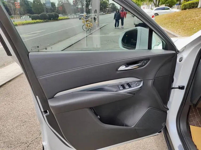 2021 Cadillac XT4 2.0T 237HP L4 9AT,autocango,china used car exporter,china ev exporter,chinese used car exporter,chinese used ev exporter