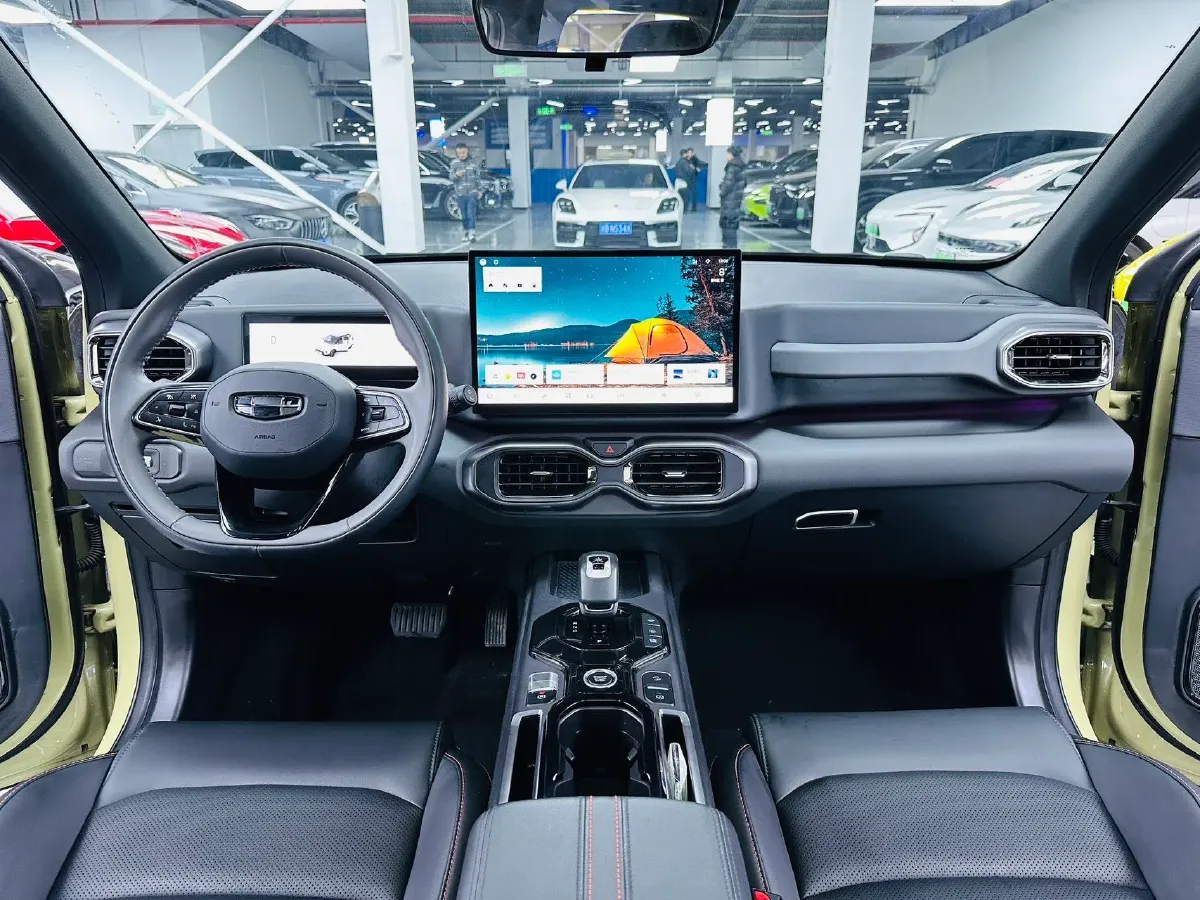 2025 Geely Cowboy 1.5T 181HP L4 7DCT,autocango,china used car exporter,china ev exporter,chinese used car exporter,chinese used ev exporter