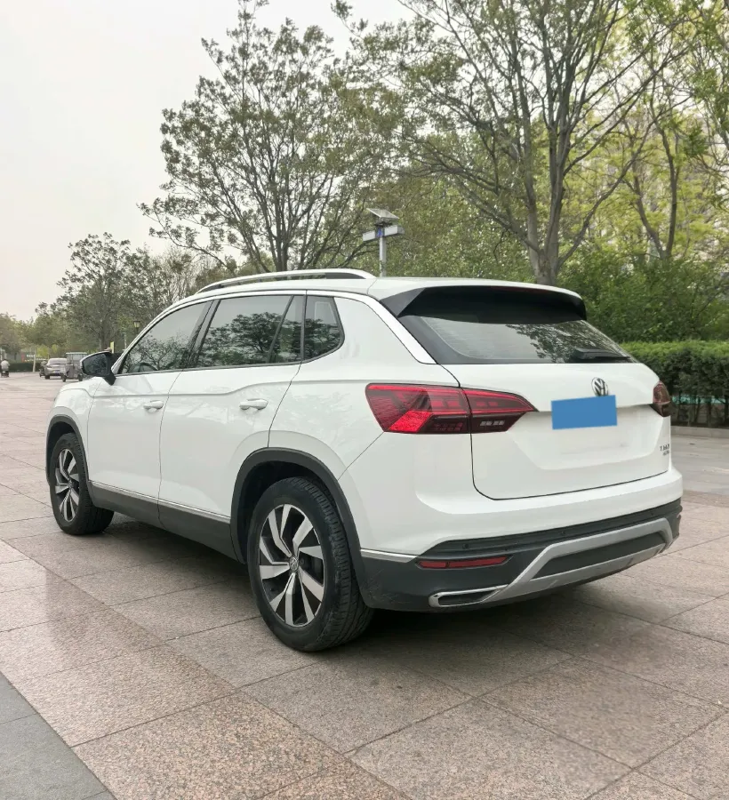 2019 Jeep Cherokee 2.0T 234HP L4 9AT,autocango,china used car exporter,china ev exporter,chinese used car exporter,chinese used ev exporter