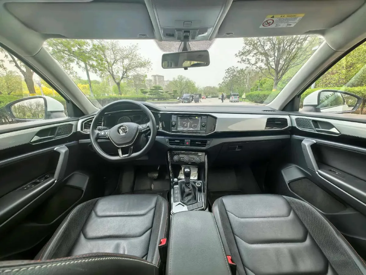 2019 Jeep Cherokee 2.0T 234HP L4 9AT,autocango,china used car exporter,china ev exporter,chinese used car exporter,chinese used ev exporter