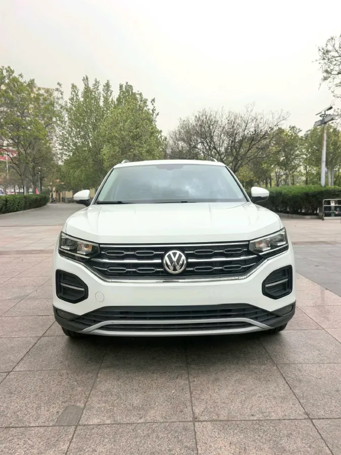 2019 Jeep Cherokee 2.0T 234HP L4 9AT,autocango,china used car exporter,china ev exporter,chinese used car exporter,chinese used ev exporter