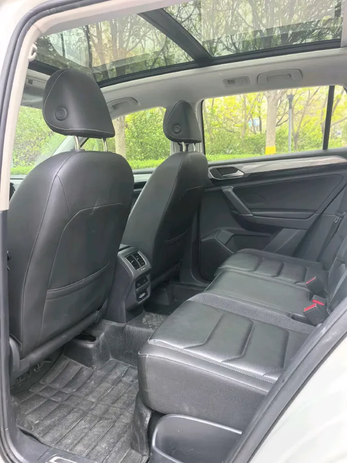 2019 Jeep Cherokee 2.0T 234HP L4 9AT,autocango,china used car exporter,china ev exporter,chinese used car exporter,chinese used ev exporter