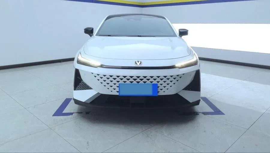 2024 ChangAn UNI-V 1.5T 188HP L4 7DCT,autocango,china used car exporter,china ev exporter,chinese used car exporter,chinese used ev exporter