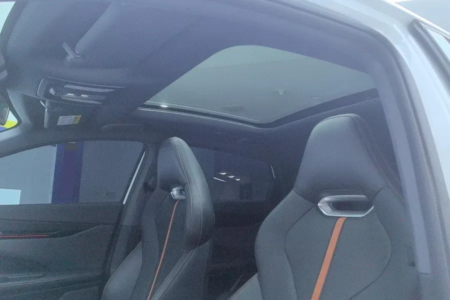 2024 ChangAn UNI-V 1.5T 188HP L4 7DCT,autocango,china used car exporter,china ev exporter,chinese used car exporter,chinese used ev exporter